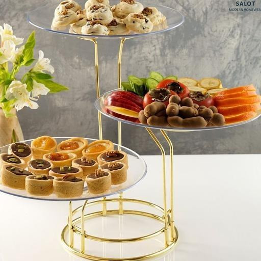 اردوخوری سه طبقه سالوت طلایی
